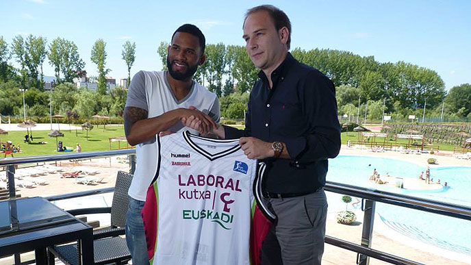 Walter Hodge presentado por el Baskonia