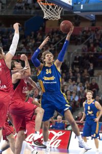 Euroliga Top 16 J6. Caja Laboral Baskonia 71-83 Khimki Moscú