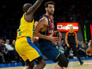 Shengelia registró sus mejores marcas de puntos,triples anotados y minutos jugados ante Maccabi en Euroliga.