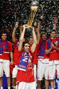 Se retira Sergi Vidal. El jueves Saski Baskonia retirará su camiseta junto a la de Igor Rakocevic.