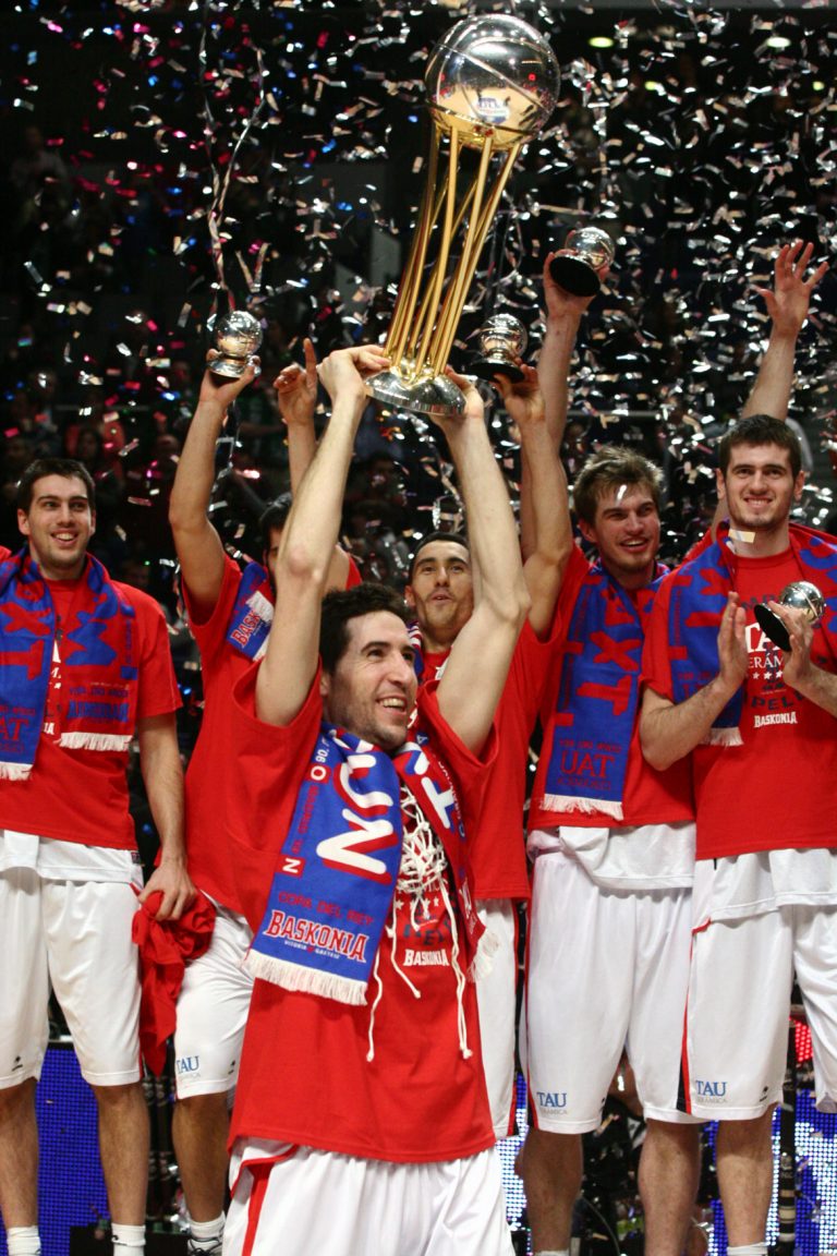 Se retira Sergi Vidal. El jueves Saski Baskonia retirará su camiseta junto a la de Igor Rakocevic.