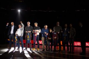 Así fue el homenaje a la plantilla del Baskonia 75/76