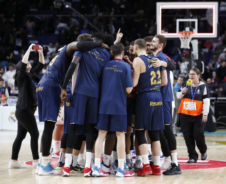 El Baskonia suma en Madrid su victoria 900 en la Liga ACB