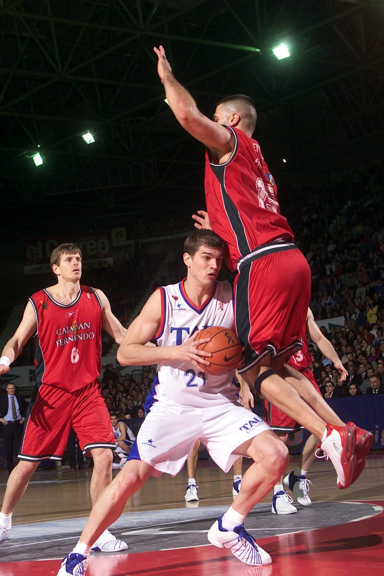Copa del Rey Sevilla 2004. Semifinal Caja San Fernando Baskonia