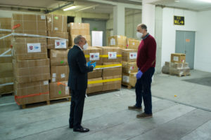 El Grupo Alavés – Baskonia consigue en el extranjero 361.000 productos sanitarios y aporta 400.000 euros