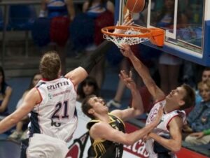 Semifinales Liga ACB J1. Caja Laboral Baskonia 62-60 Real Madrid