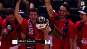 Recepción institucional a los campeones en el Buesa Arena