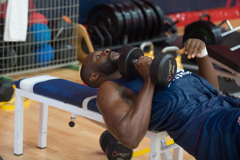La plantilla del Baskonia se entrena al completo tras superar dos casos de Covid-19