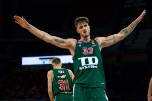 Achille Polonara firma su mejor partido en la Euroliga con dobles figuras.También Giedraitis fijó su tope en valoración