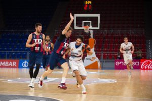 Liga ACB J11.TD Systems Baskonia 80–74 Monbus Obradoiro