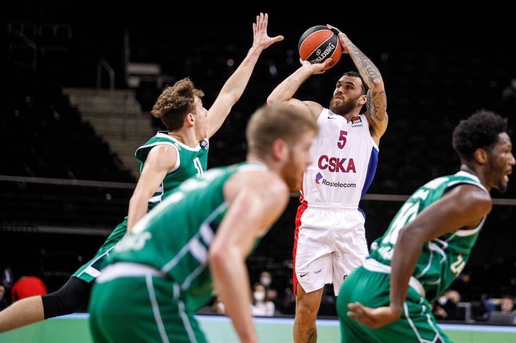 Mike James el líder anotador de CSKA