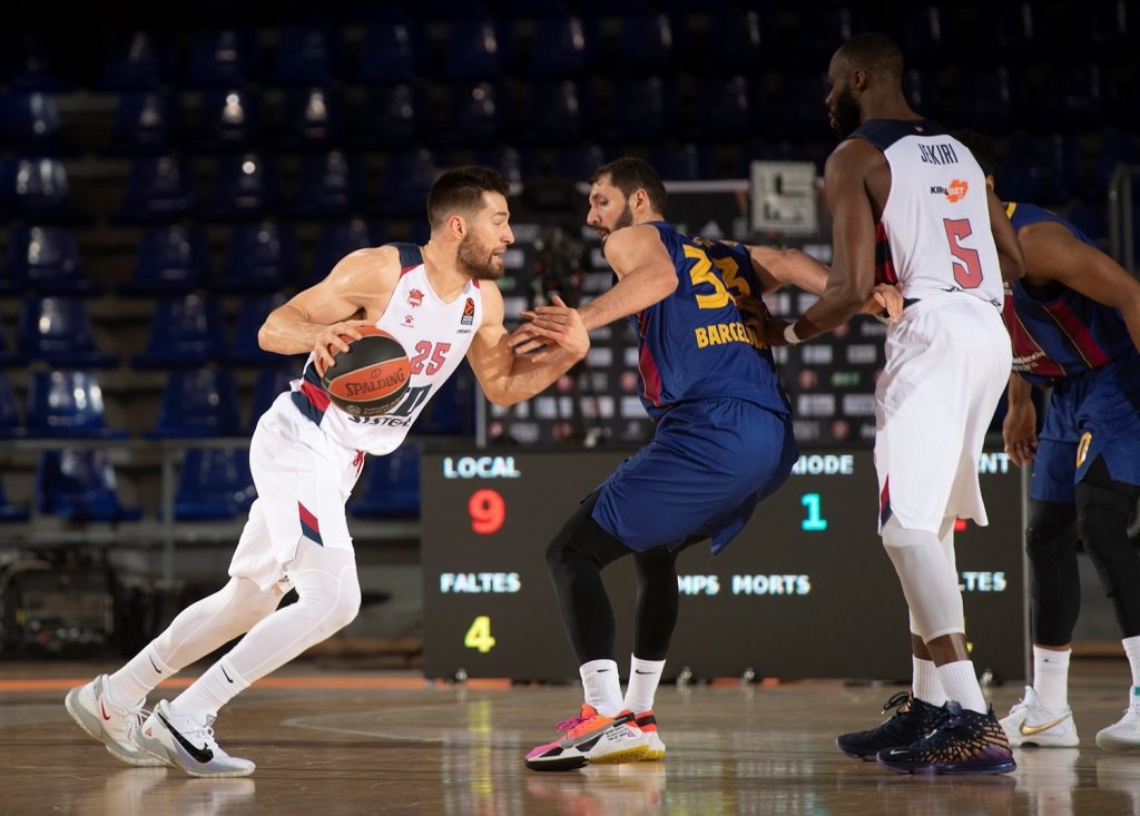 Alec Peters en el primer cuarto