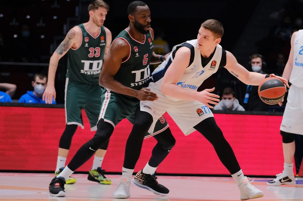 Jekiri será baja entre 6 y 8 semanas por lesión