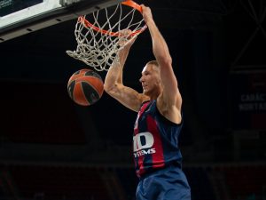 Tadas Sedekerskis renueva con Baskonia hasta 2024
