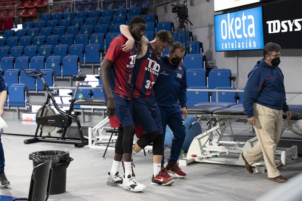 Polonara abandona la pista tras su lesión frente a Unicaja