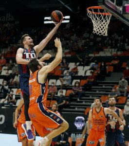 Playoffs Liga ACB. 3º partido de cuartos de final. Valencia Basket 78–73 TD Systems Baskonia