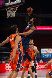 Playoffs de Liga ACB. 2º partido de cuartos de final. TD Systems Baskonia 76-65 Valencia Basket
