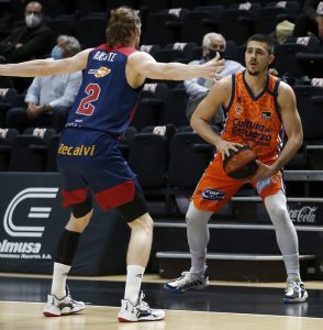 El Baskonia ficha al escolta serbio Vanja Marinkovic