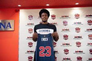 Presentación de Steven Enoch