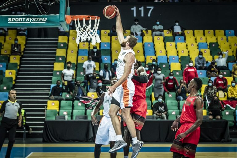 Matt Costello subcampeón del Afrobasket 2021