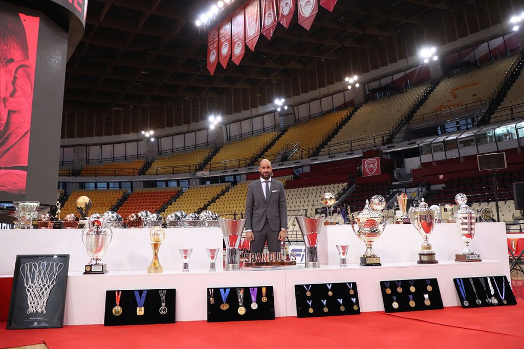Foto: Olympiacos BC. Ceremonia del homenaje a Vassilis Spanoulis