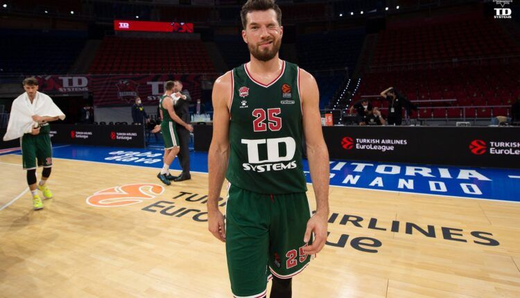 Alec Peters estará 6-7 semanas de baja tras su intervención