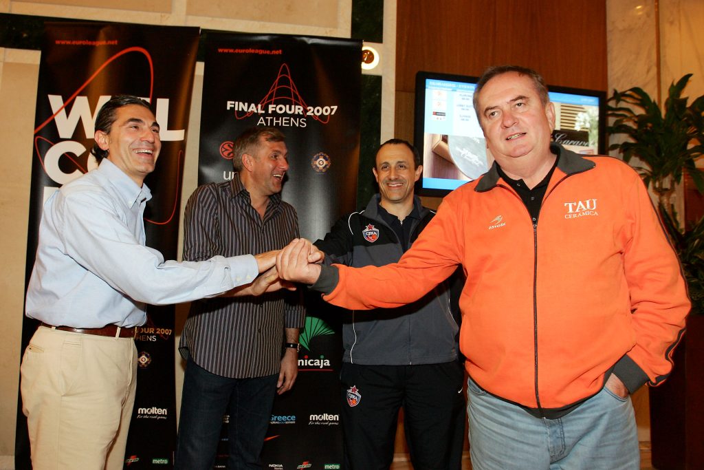 Foto:euroleague. Scariolo y Maljkovic junto a Obradovic y Messina en la Final Four de Atenas 2007