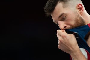 Alec Peters se operará de la rodilla en Chicago este martes