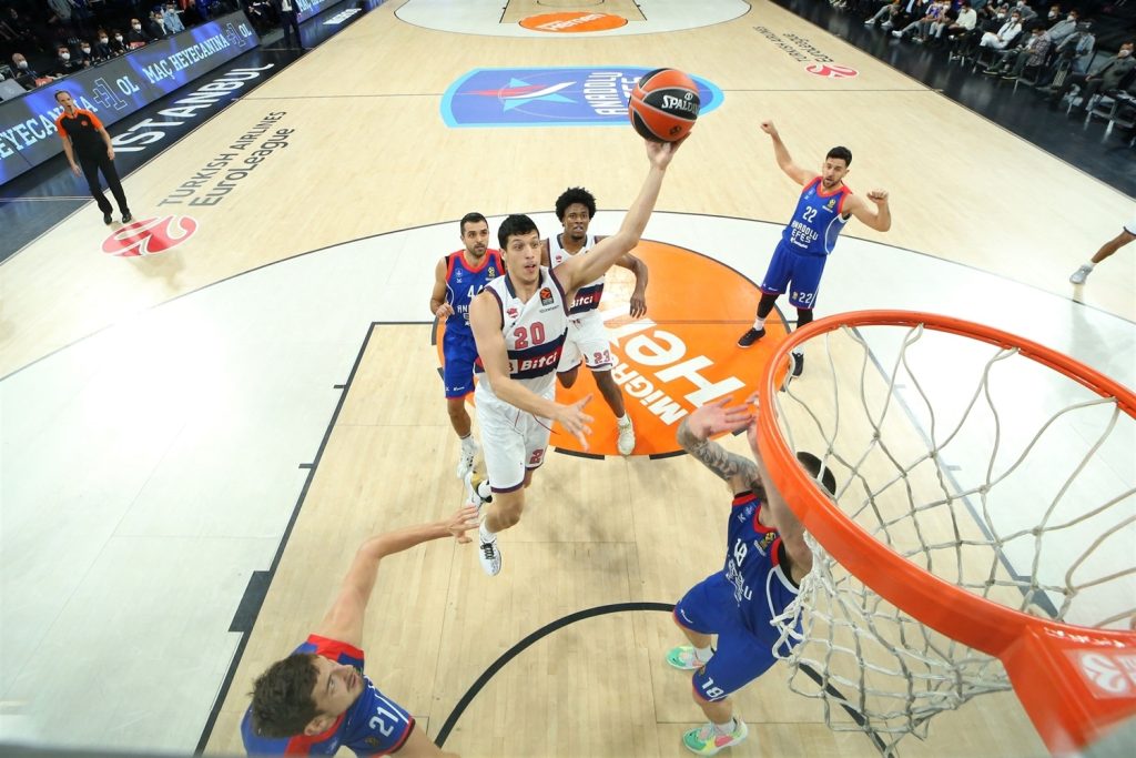 Foto: euroleague. Fontecchio ante Anadolu Efes 
