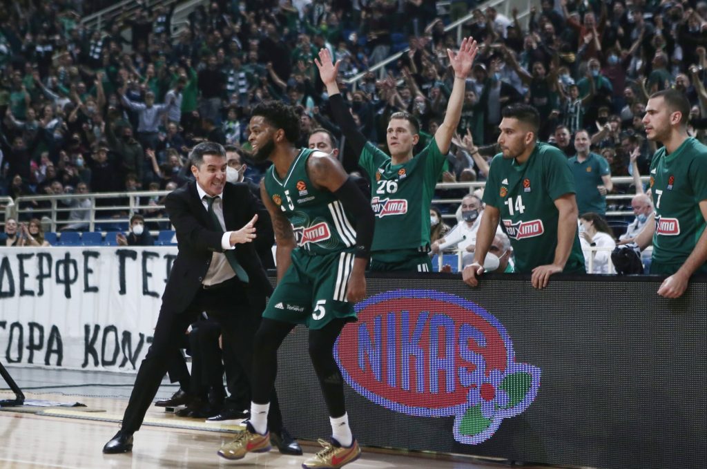 Foto: Panathinaikos BC. Los jugadores de Panathinaikos celebran su triunfo sobre Anadolu Efes el 27/10/21 Foto: Panathinaikos BC. Los jugadores de Panathinaikos celebran su triunfo sobre Anadolu Efes el 27/10/21