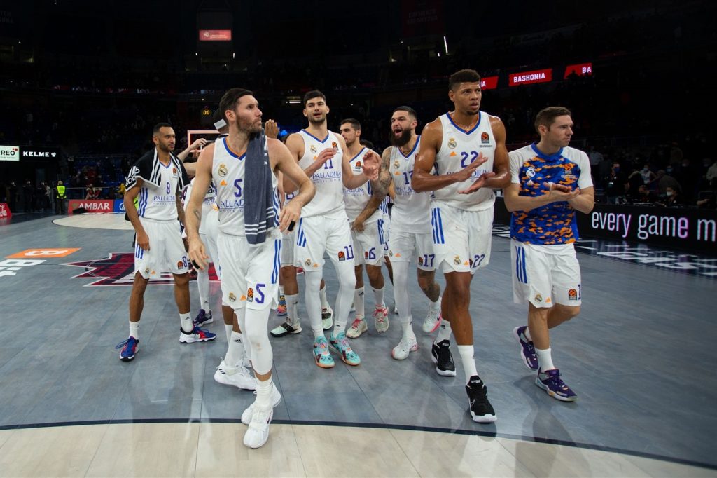 Foto: euroleague. Los jugadores del Real Madrid en su última visita al Buesa Arena 
