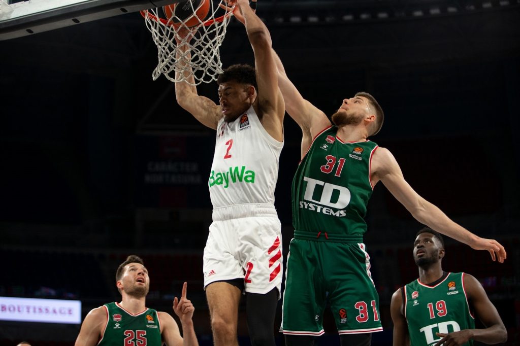 Foto: euroleague. Wade Baldwin machaca el aro del Buesa Arena en la última visita germana 