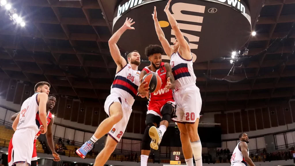 Foto: euroleague. Olympiacos - Baskonia en la primera jornada de esta temporada en El Pireo Foto: euroleague. Olympiacos - Baskonia en la primera jornada de esta temporada en El Pireo