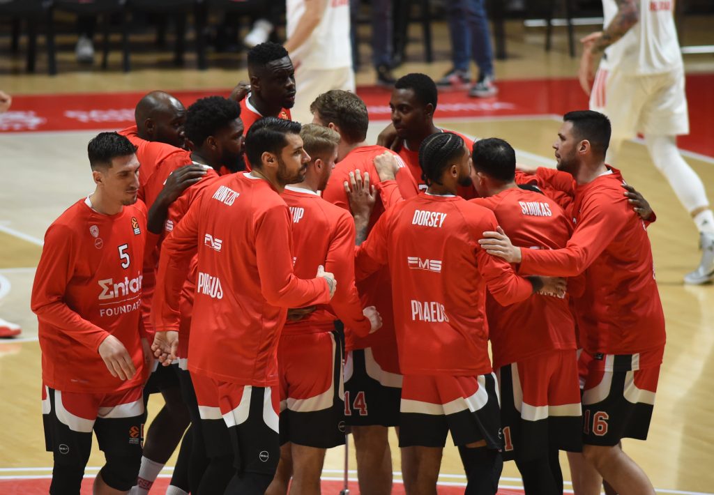 Foto: Olympiacos B.C. El equipo de El Pireo en su partido ante Estrella Roja Foto: Olympiacos B.C. El equipo de El Pireo en su partido ante Estrella Roja