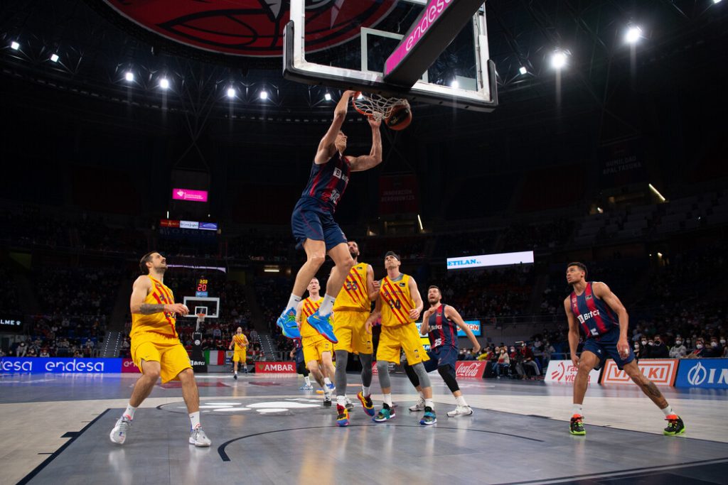 Foto: ACBphoto/A. Bouzo. Fontecchio el mejor jugador del Baskonia ante el Barça