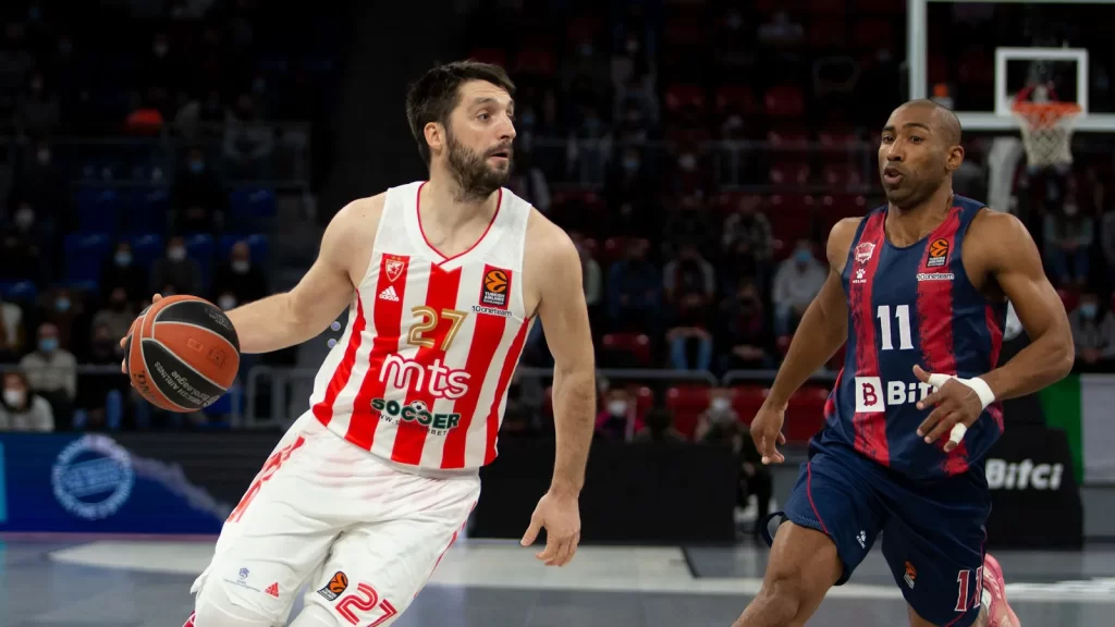 Foto: Euroleague. Markovic ante Jayson Granger en el Buesa Arena