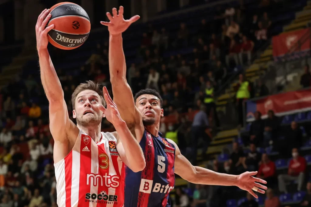 Foto: euroleague. Wolters lideró en el último cuarto a los serbios