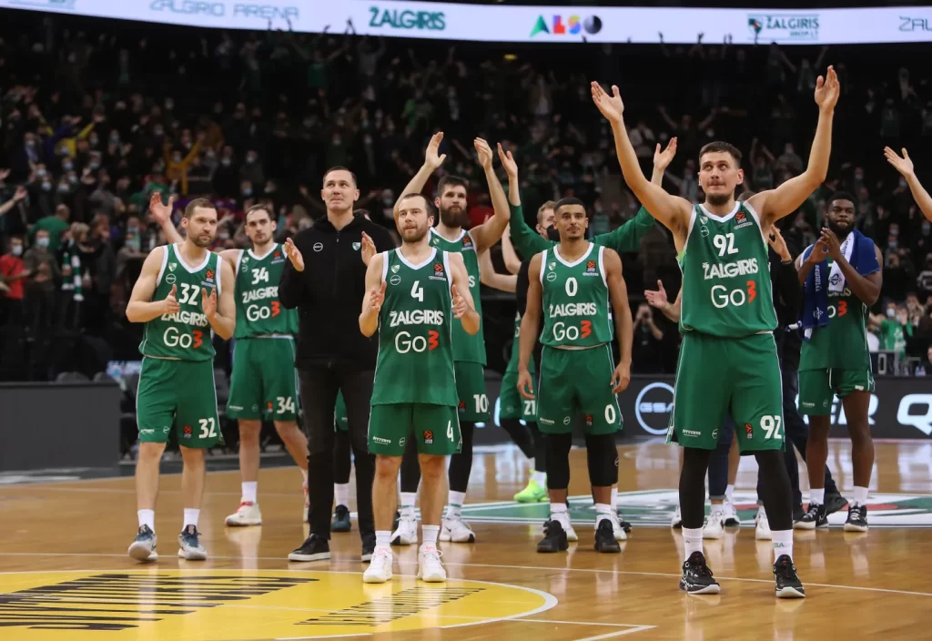 Foto: Euroleague. La plantilla de Zalgiris tras ganar al Baskonia en Kaunas.