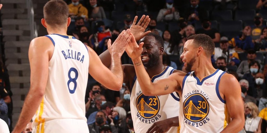 Foto: nbcsports.com Nemanja Bjelica con Green y Curry 