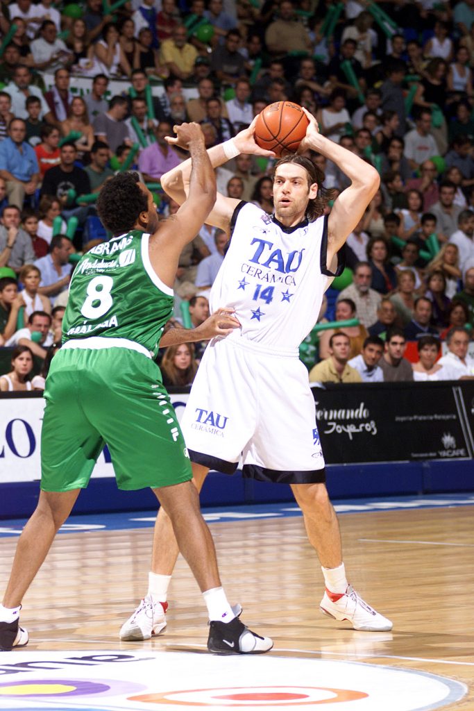 Foto: ACB. Oberto ante Abrams en el segundo partido.