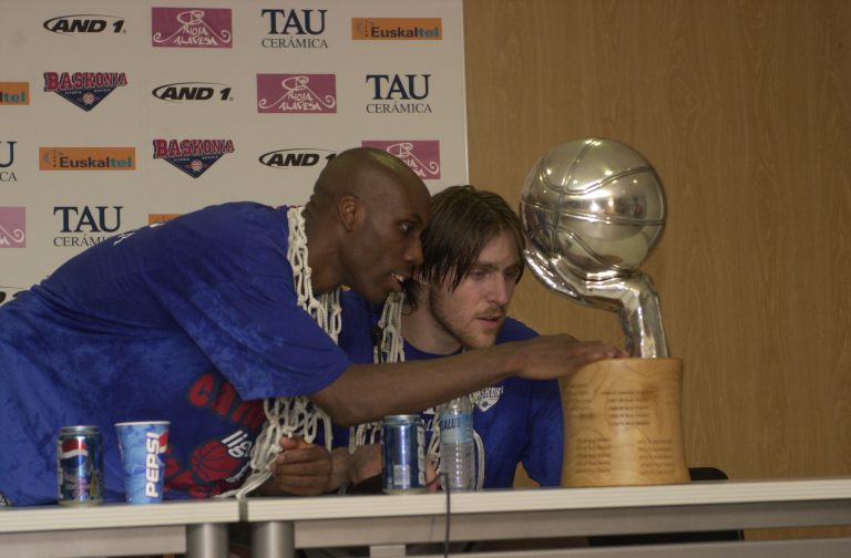 Rueda de prensa de los campeones