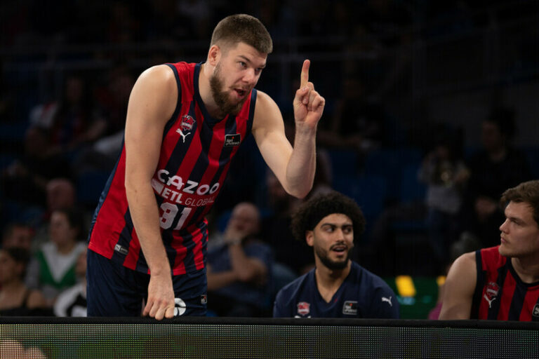 Baskonia líder en solitario en la Liga ACB 14 años después