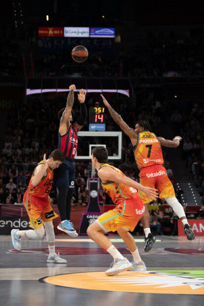 Baskonia establece un nuevo récord de triple anotados en la Liga ACB y lidera otros aparados estadísticos