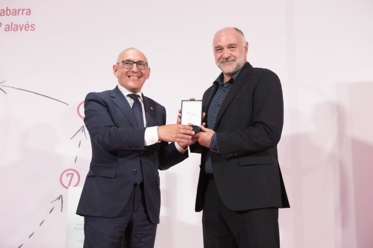 Entrega de la Medalla de Álava a Pablo Laso