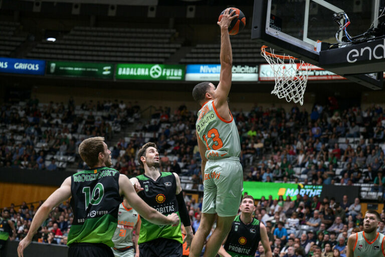 Liga ACB J32. Club Joventut Badalona 77–86 Cazoo Baskonia