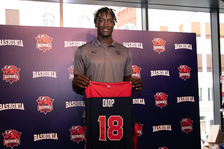 Presentación de Khalifa Diop