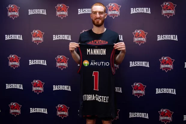 La presentación de Nico Mannion