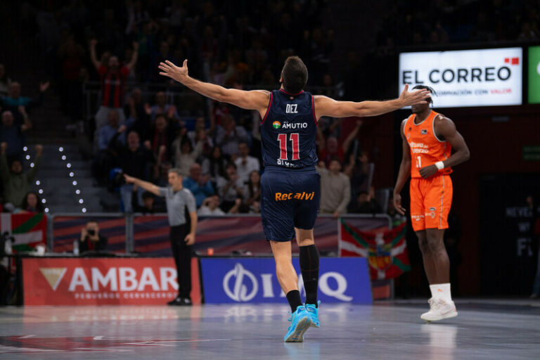 Liga ACB J10. Baskonia 83–74 Valencia Basket