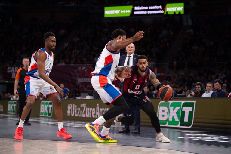 Euroliga J32. Baskonia 76–97 Anadolu Efes