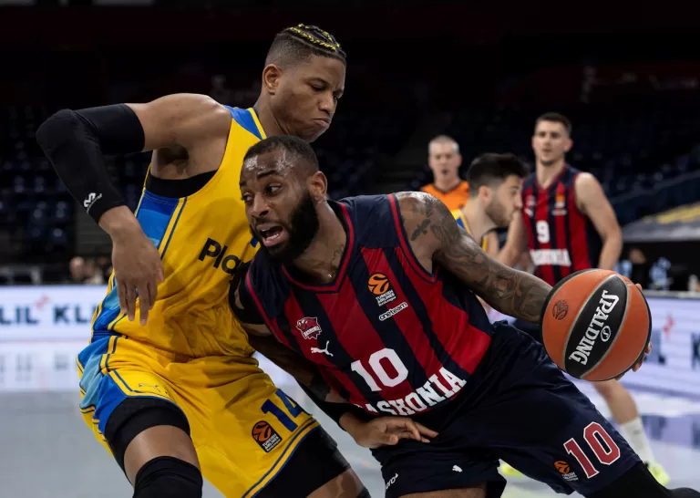 Codi Miller-McIntyre firma la tercera mejor valoración del Baskonia en la Euroliga
